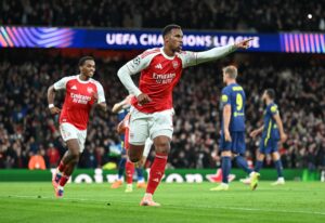 Gabriel Magalhães - Arsenal FC Gabriel Magalhães celebrando su gol - Arsenal FC